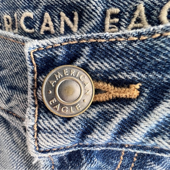 AE Highest Rise MOM jeans 100% cotton size 8.  Destroyed/Distressed and Fabulous - Picture 6 of 10